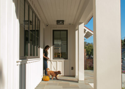 Coastal Cottage Weathers It All